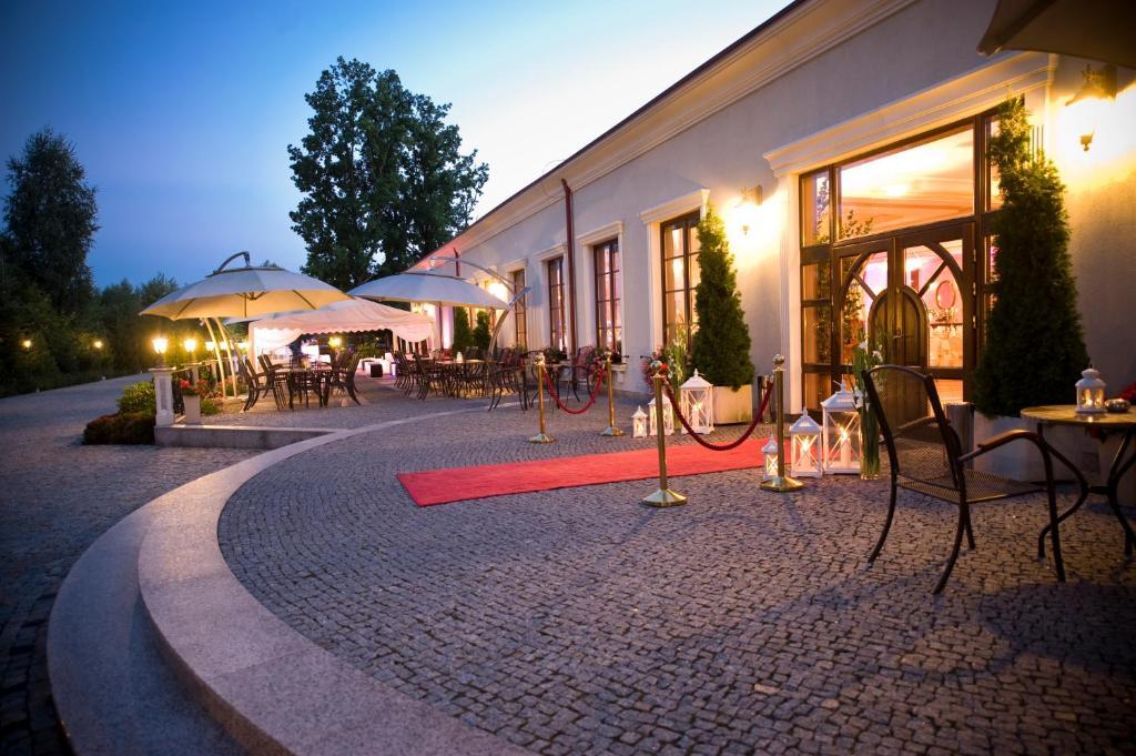 Willa Zagorze Okuniew Exterior foto